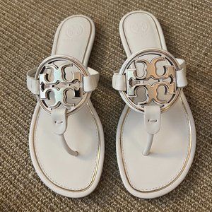 Tory Burch Miller Soft leather Logo Sandals in White/ Gold – Size 8.5